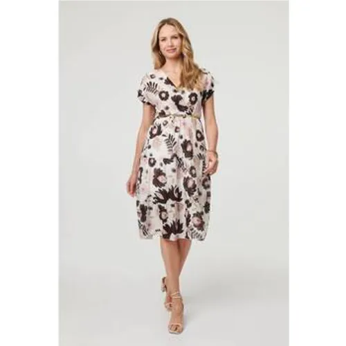 Floral Cap Sleeve Belted Wrap Midi Dress women's Long Dress in - Izabel London - Modalova